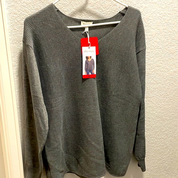 Ella Moss Sweaters - NWT Ella moss women’s medium gray soft V-neck ribbed sweater💋✨